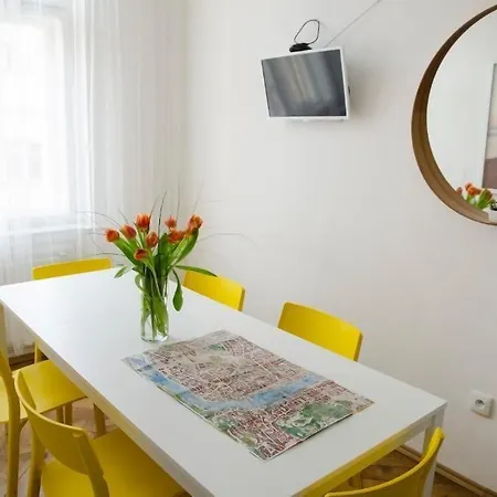 Hostel The Republic Garden Prag
