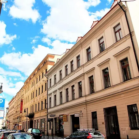 The Republic Garden Hostel Prag